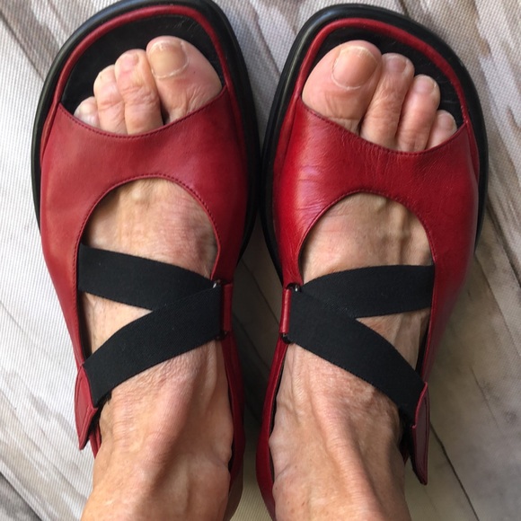 Thierry Rabotin Red Wedges - Picture 3 of 11